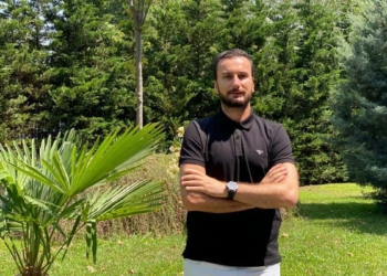 İş insanı Uğur Aslan'dan 10 bin fidan bağışı