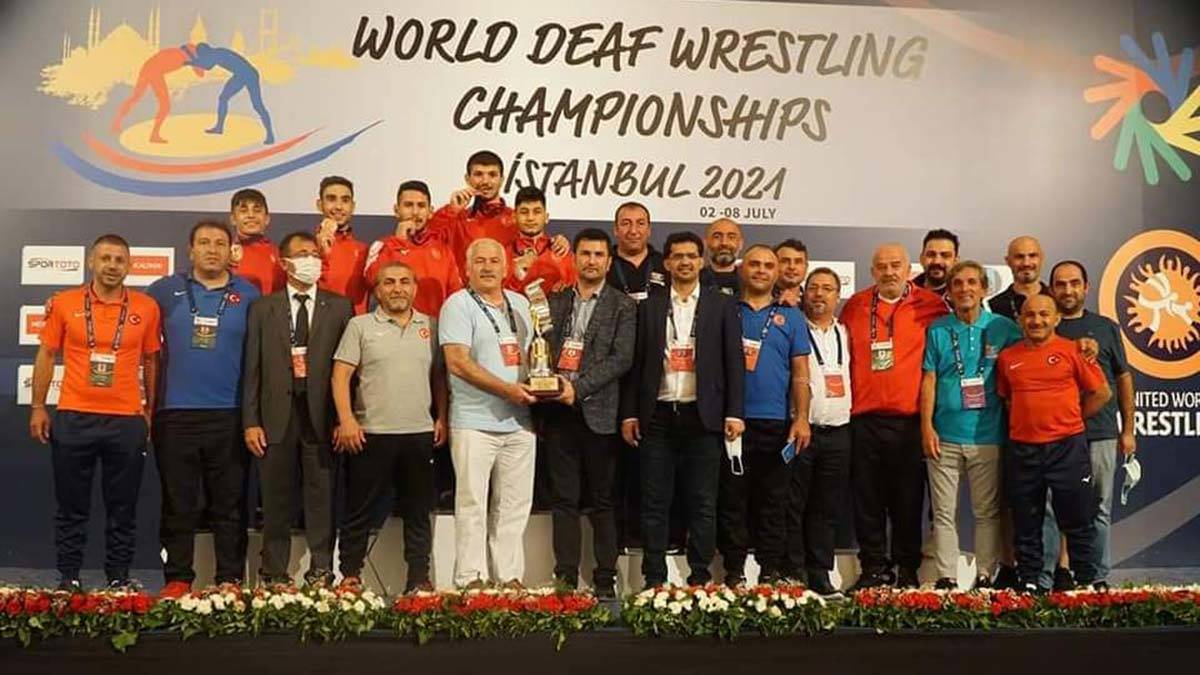 İşitme Engelliler Güreş Milli Takımı Dünya Şampiyonu