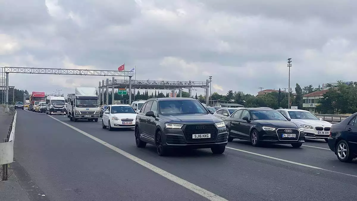 Istanbul trafiginde yogunluk yasandi - haberler - haberton