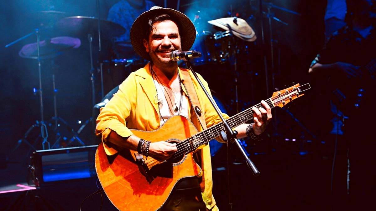 Kenan Doğulu'dan Bodrum konseri