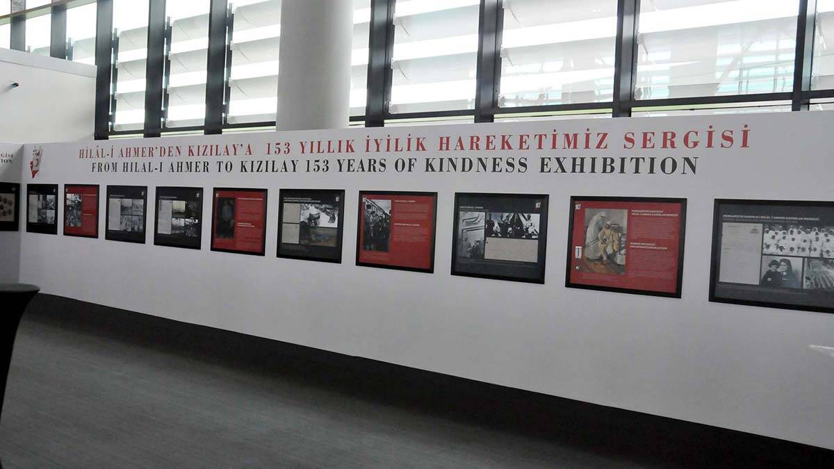 Kızılay İstanbul Havalimanı'nda sergi açtı_3