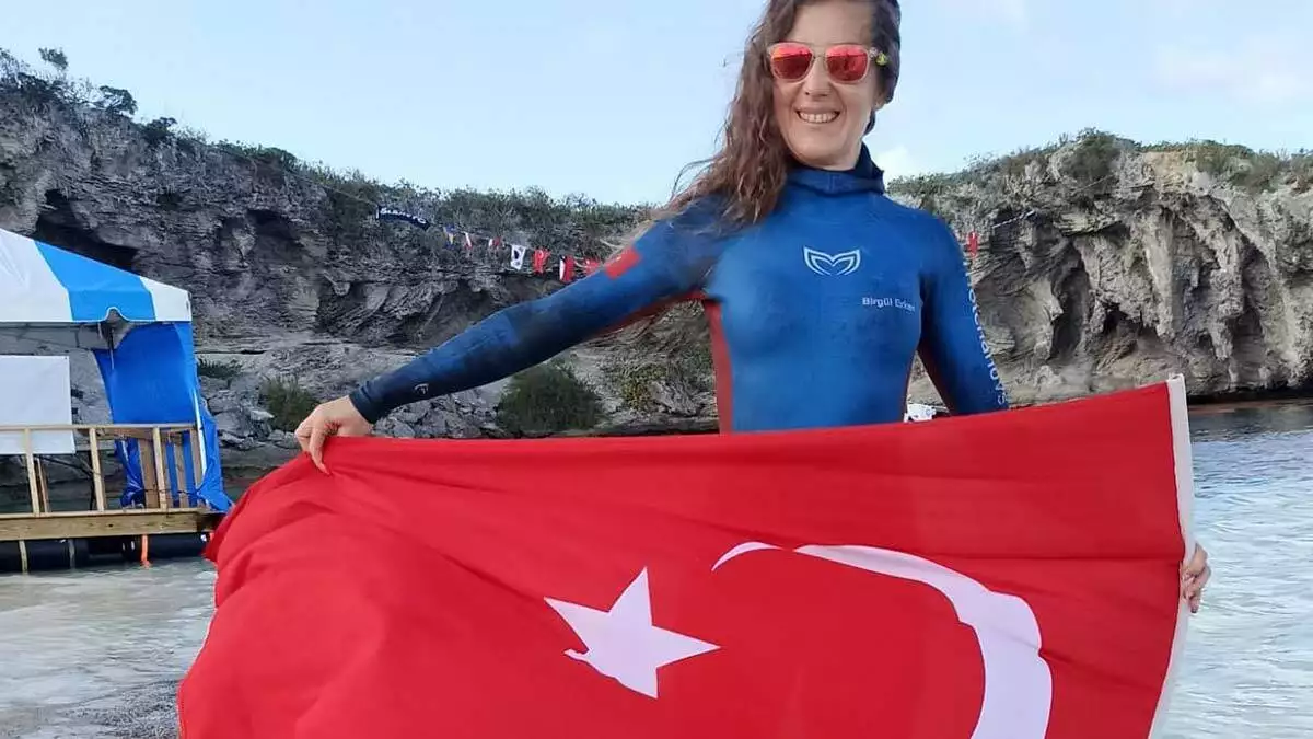 Milli sporcu turkiye rekorunu sehitlere armagan etti - spor haberleri - haberton