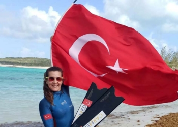 Milli sporcu Türkiye rekorunu şehitlere armağan etti_2