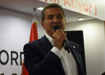 Mustafa Sarıgül partisinin kongresinde rahatsızlandı