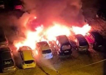 Otellerin ortak kullandığı otoparkta yangın çıktı