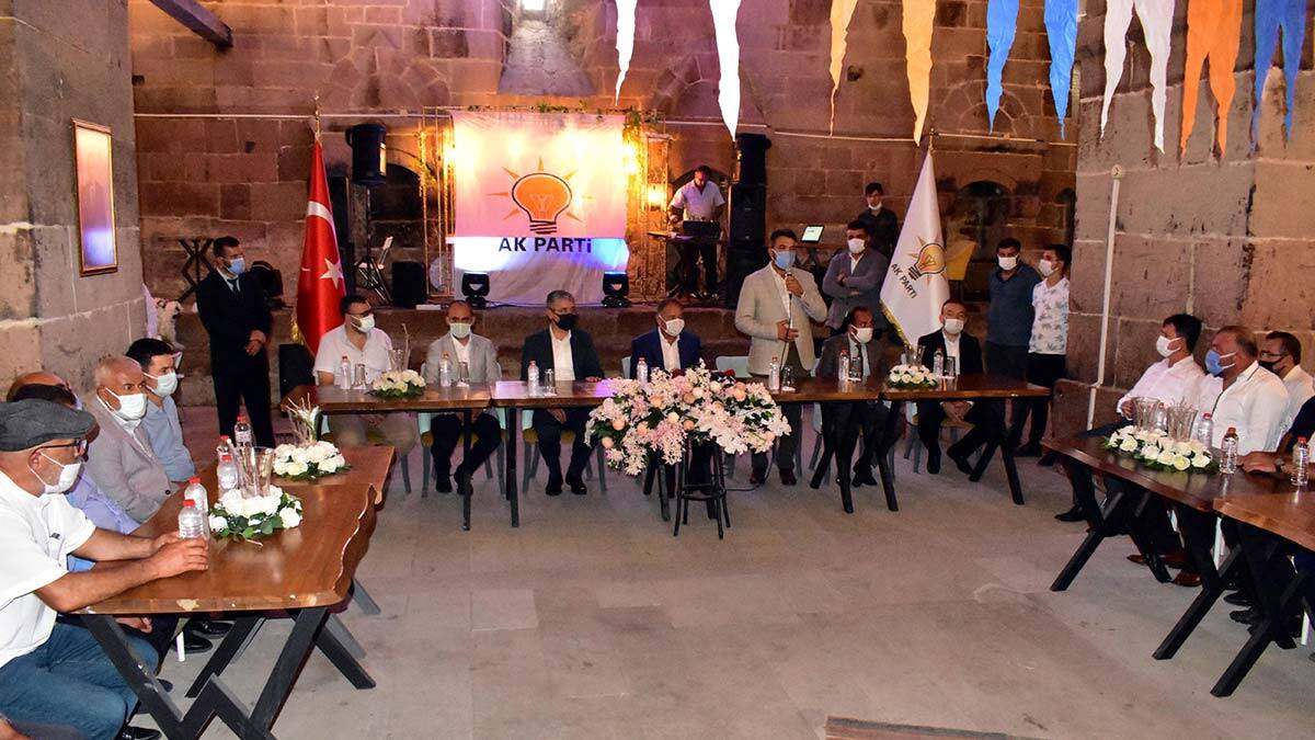 Özhaseki bayramlaşma programında Kayseri'deydi