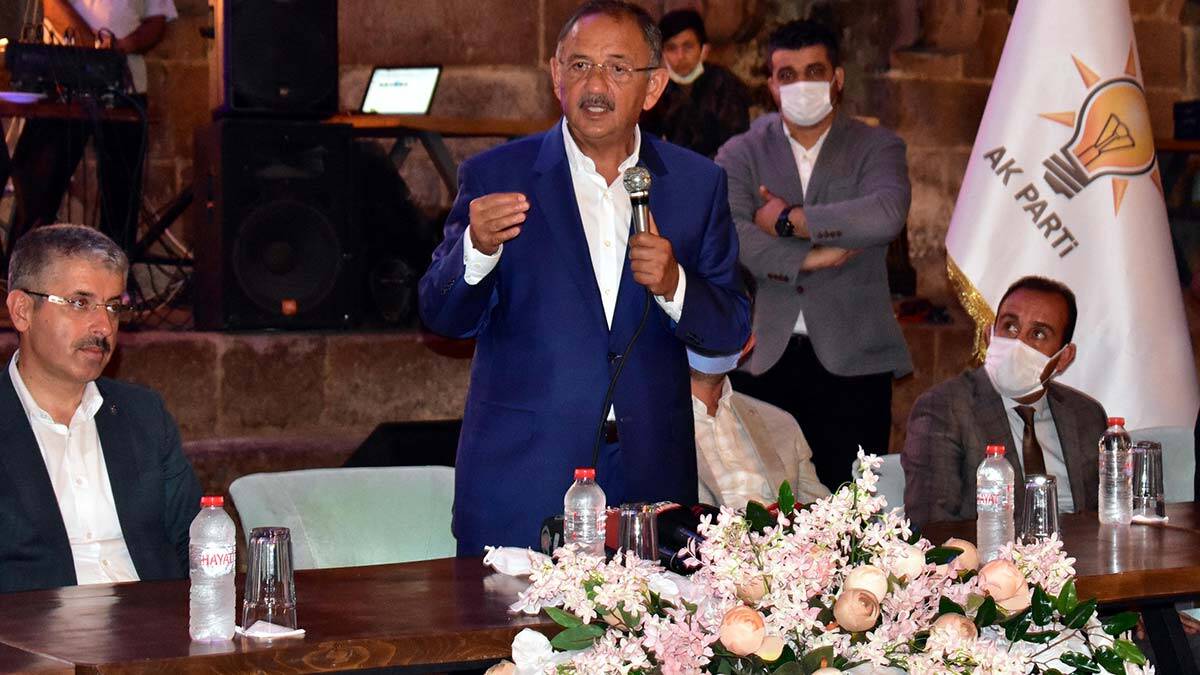 Özhaseki bayramlaşma programında Kayseri'deydi