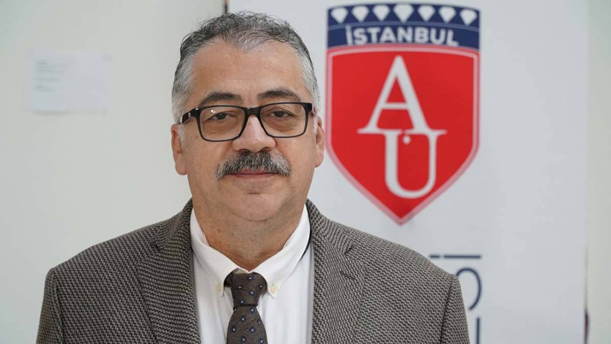 Pandemi sonrası için cerrahi maske uyarısı