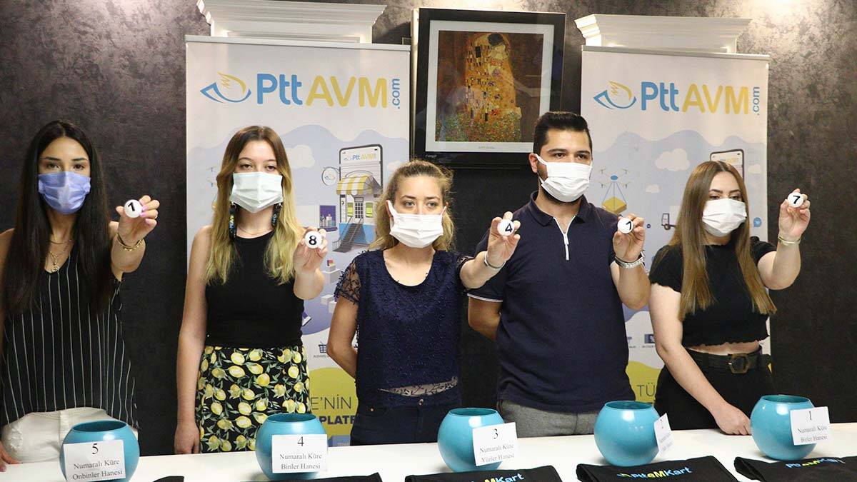 PttAVM 9'uncu yaşını hediyelerle kutladı_