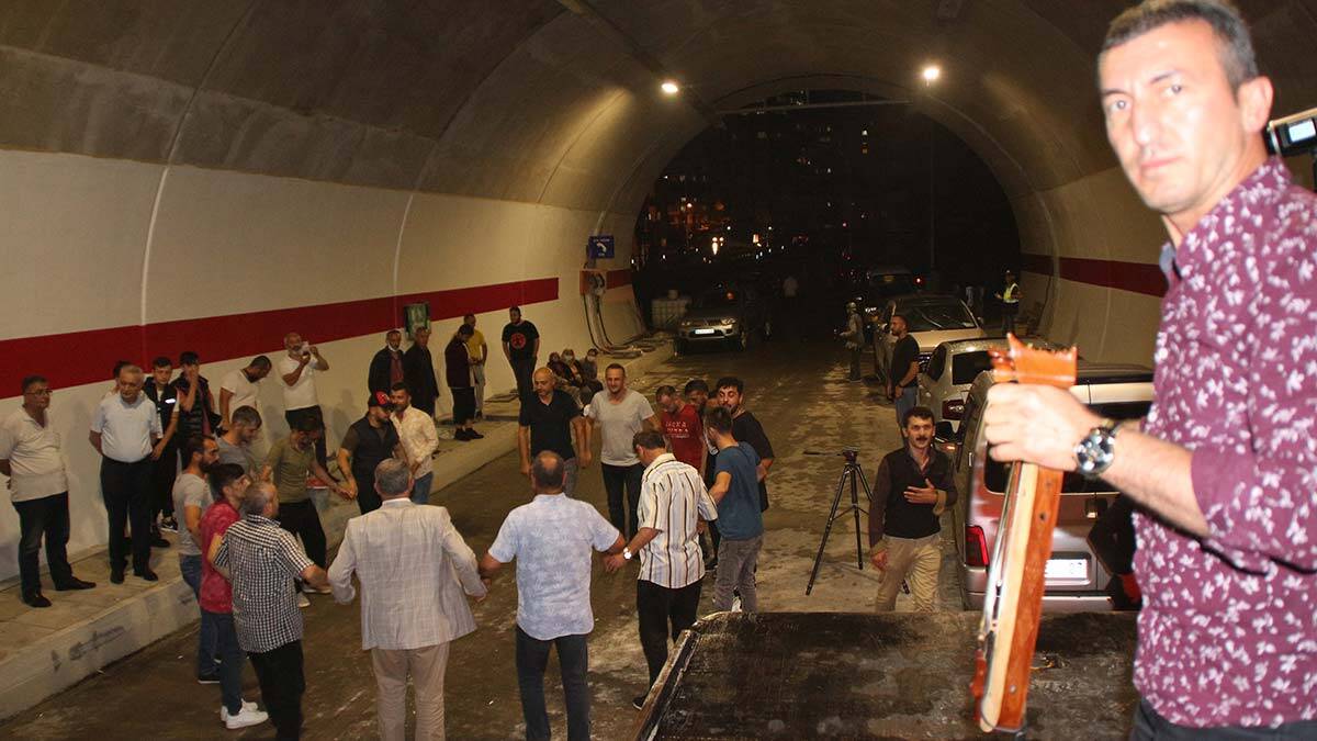 Rizeliler hayali gerçek olunca horon ve havai fişekle kutlama yaptı