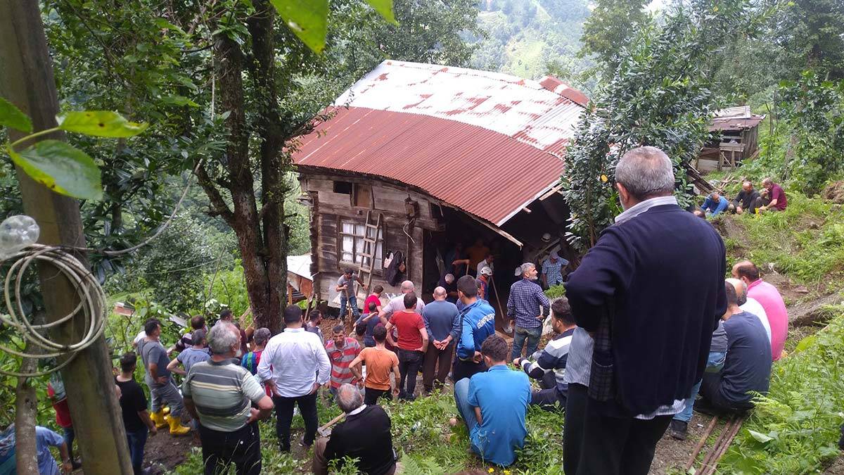 Rize'de heyelan sonucu ölen kişi sayısı 4'e yükseldi