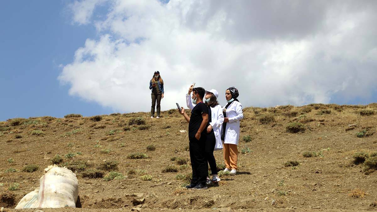 Sağlık ekibi internet şebekesi bulunca zılgıt çekti