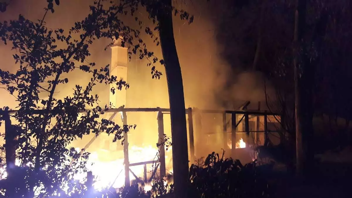 Sapanca’da 2 katlı ahşap restoran yandı