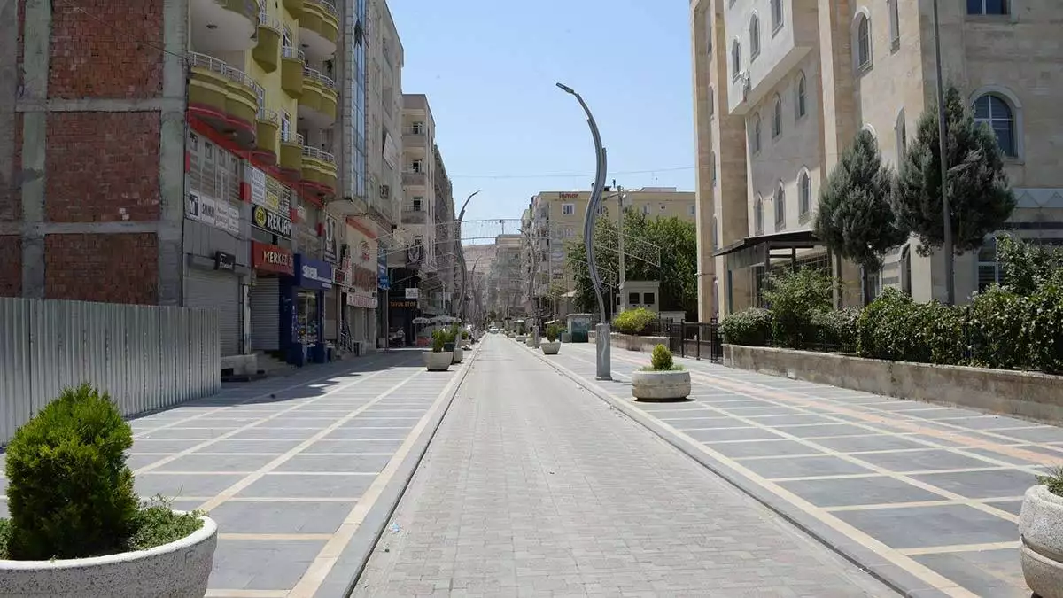 Sıcaklık rekoru kıran cizre'de sokaklar boşaldı