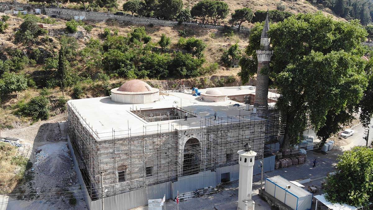 Sıva altında Bizans sütunları çıktı