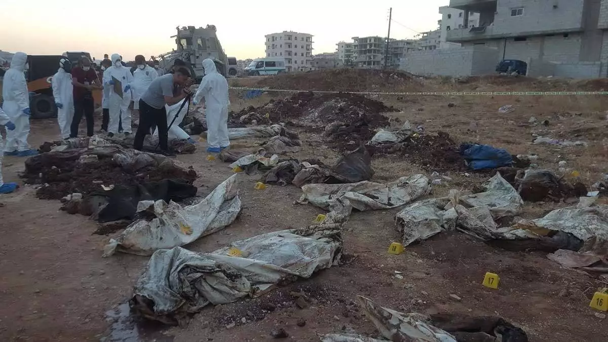 Suriye'de toplu mezarlarda çalışma tamamlandı