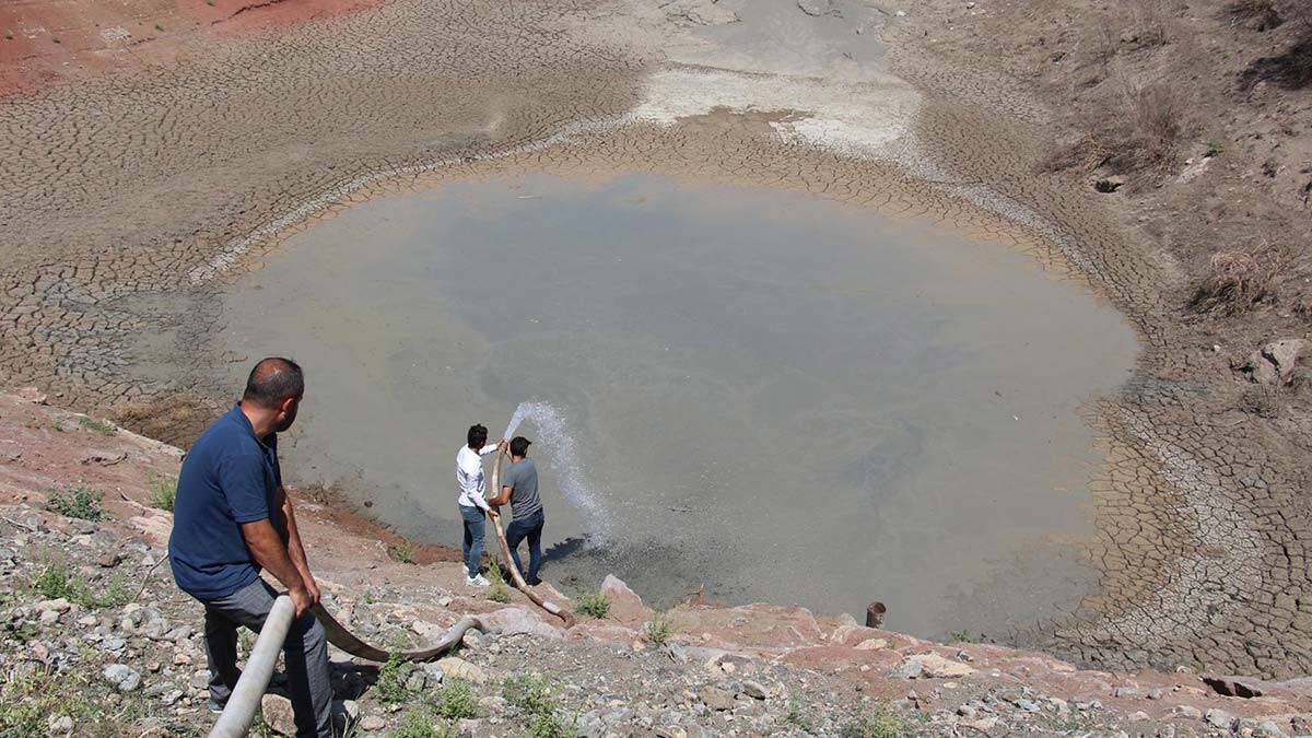 Suyu çekilen balıklara can suyu