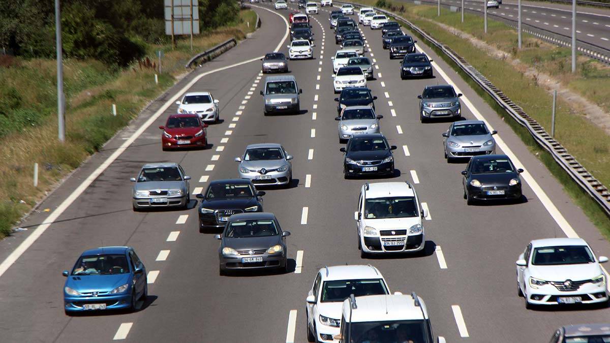 TEM otoyolunun Bolu geçişinde yoğunluk
