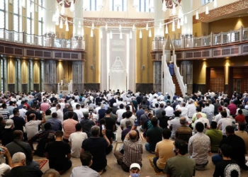 Taksim Camii'nde ilk bayram namazı