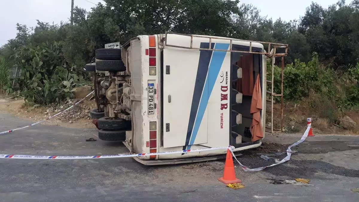 Tarim iscilerini tasiyan midibus devrildi 2 - yaşam - haberton