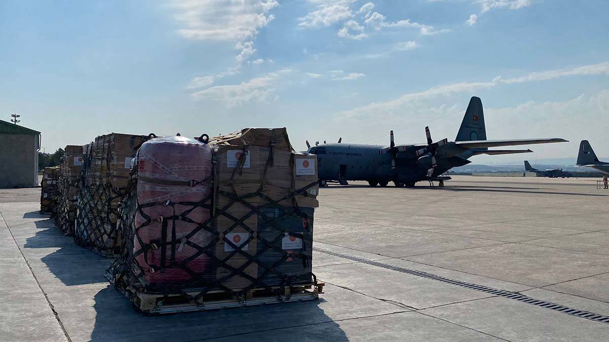 Türkiye'den Tunus'a tıbbi malzeme ve aşı yardımı