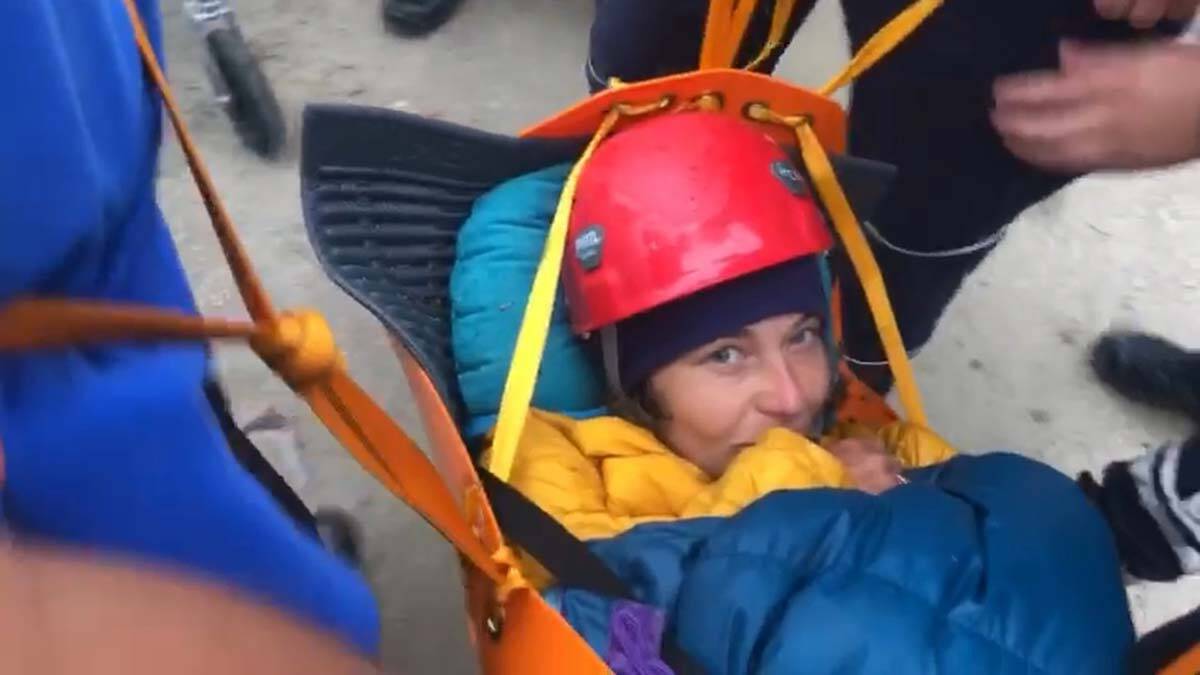 Ukraynalı dağcılar 33 saat sonra kurtarıldı