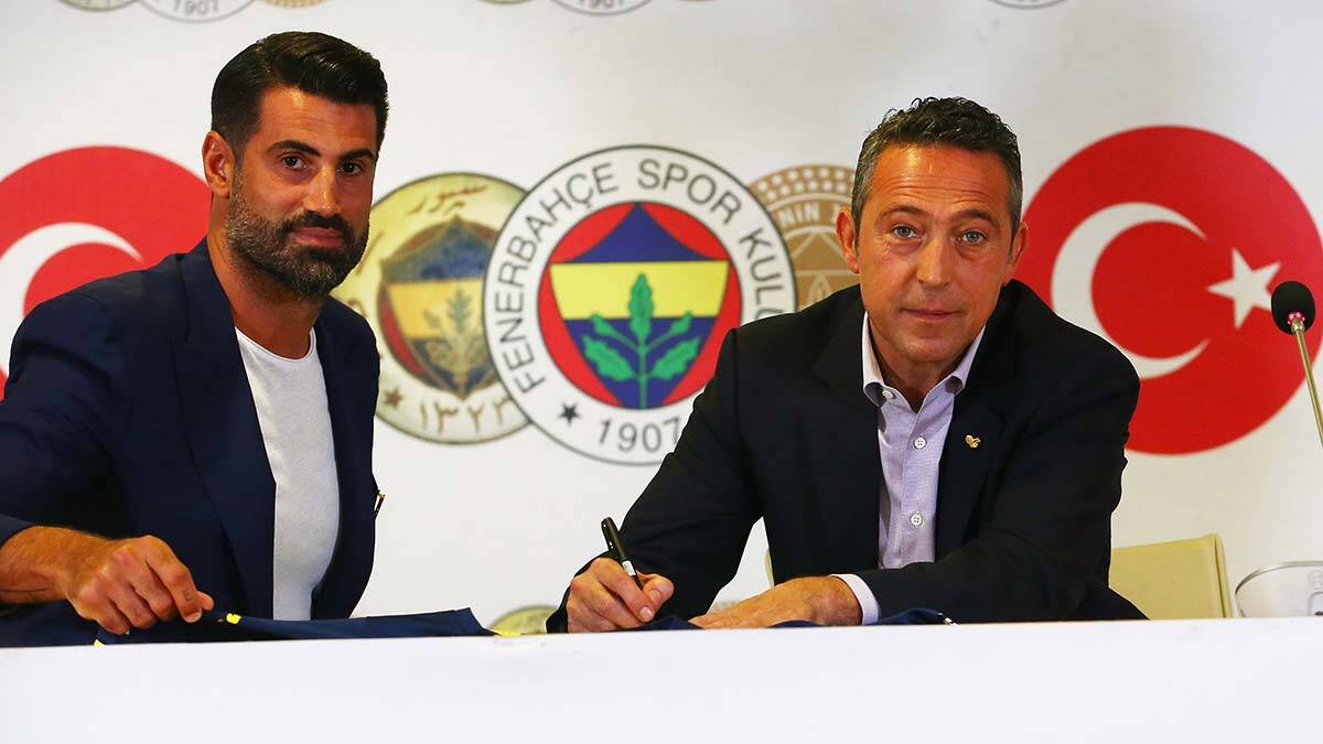 Volkan Demirel Fenerbahçe'den ayrıldı