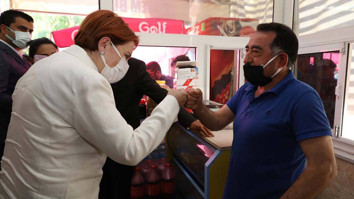 Esnaf ziyaretlerine devam eden İYİ Parti Genel Başkanı Meral Akşener Tunceli'de soruları cevapladı.