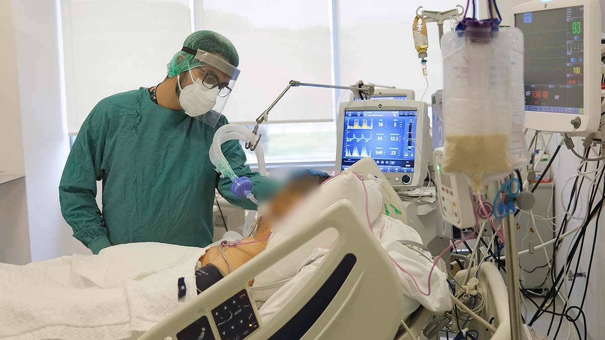 Yoğun bakımda yatanların yüzde 80'i aşısız