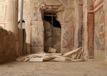 Zeugma Antik Kenti'nde kaya odası gün yüzüne çıkarıldı