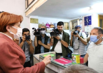 Akşener esnafın derdini dinledi