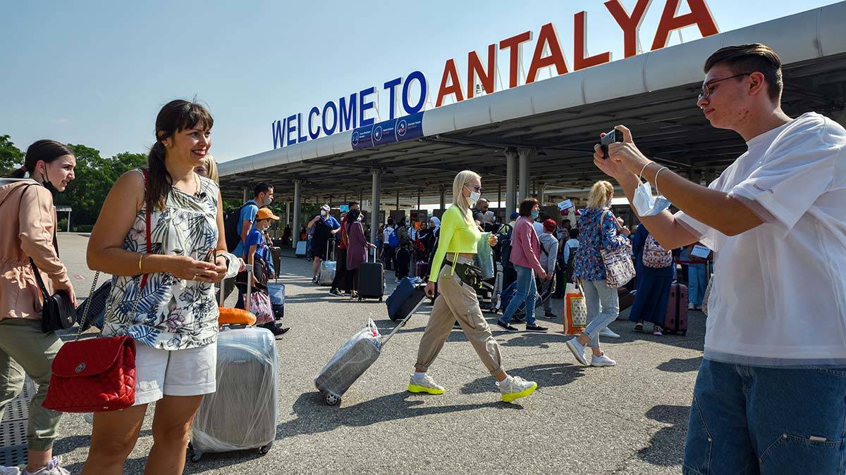 4 dakikada 1 yurt dışından uçak iniyor