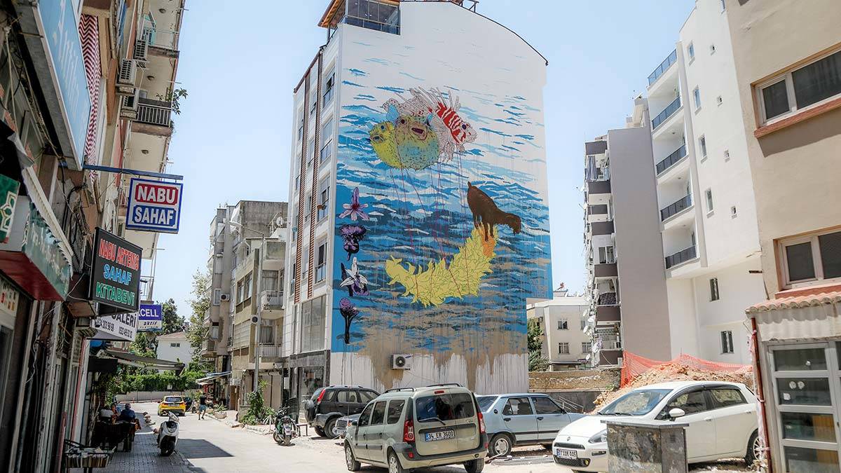 Antalya'nın duvarları resimlerle renklendi