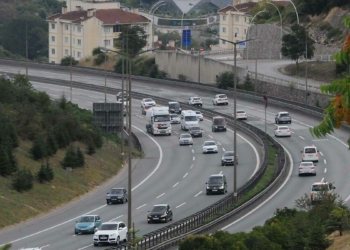 Kocaeli geçişinde trafik yoğun ve akıcı