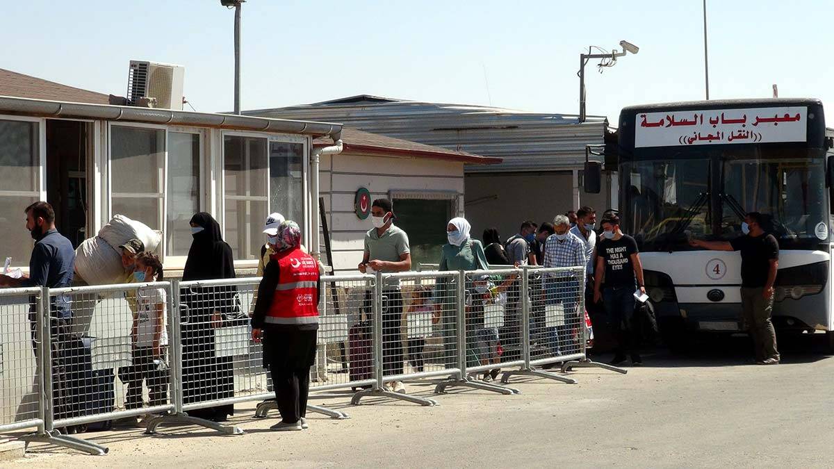 Bayramı ülkelerinde geçiren Suriyelilerin dönüşü sürüyor 