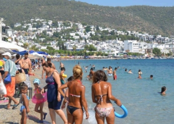 Tatilciler Bodrum'a akın etti