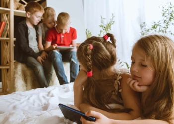 Çocuklarımız teknolojiye bağlı mı bağımlı mı?