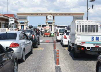 Tatilin son günü dönüş yoğunluğu sürüyor