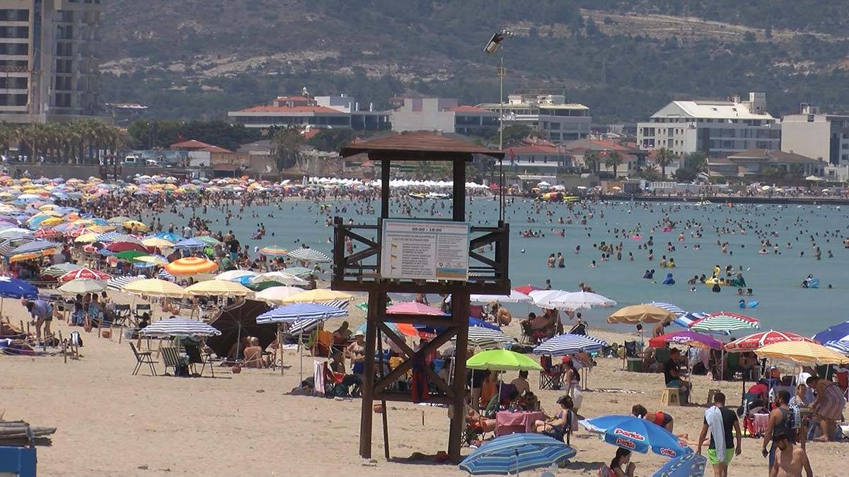 Çeşme'de bayram tatili yoğunluğu