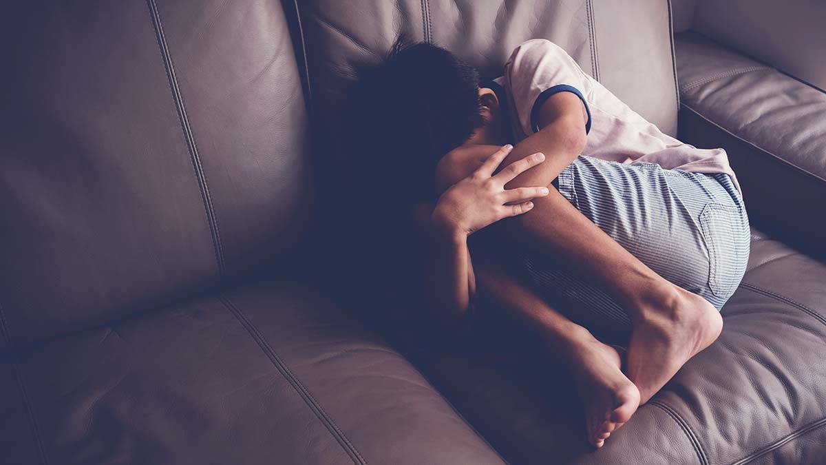 Sessiz çığlıklar! Çocuk olmak, çocuk kalmak için direniyor ruhumuz bedenimize, her köşe başında bir bataklık, her köşe başı ayrı bir cehennem. Ya kirleniyor çocuklar, ya ölüyor kadınlar.