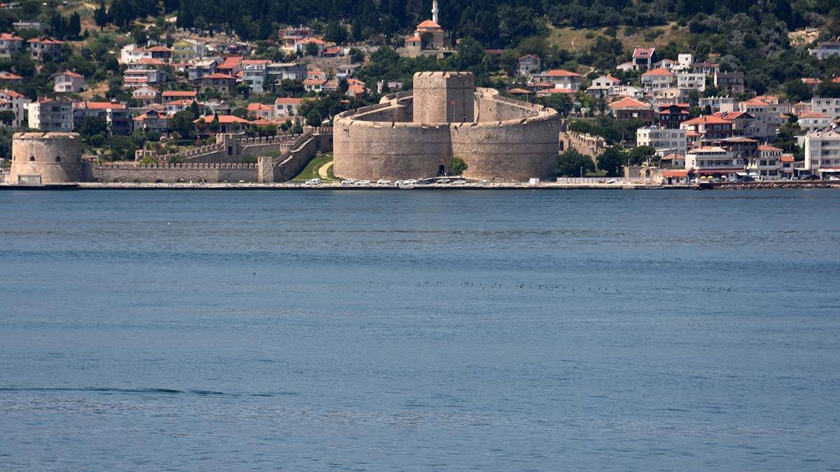 ÇOMÜ Deniz Bilimleri ve Teknolojisi Fakültesi Öğretim Üyesi Prof. Dr. Adnan Ayaz, "Deniz suyu ısındı, bakterilerin parçaladığı müsilaj azaldı" dedi.