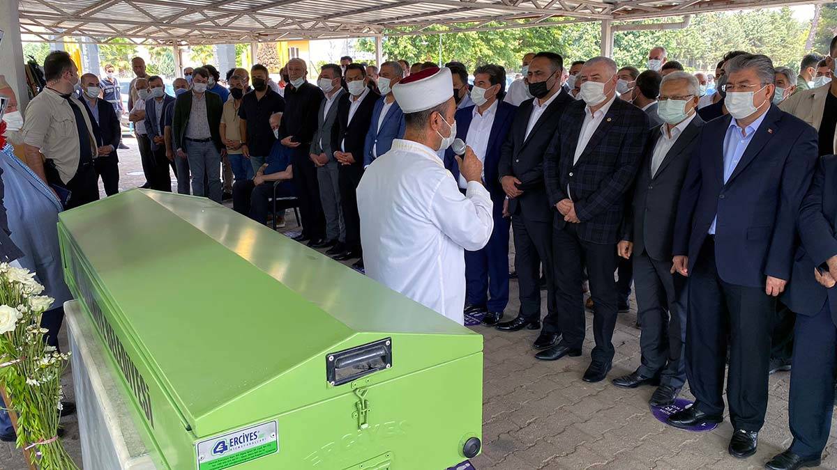 Devlet Bahçeli'nin yeğeni toprağa verildi