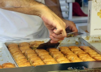 Eskişehir'de ucuz baklava kuyruğu