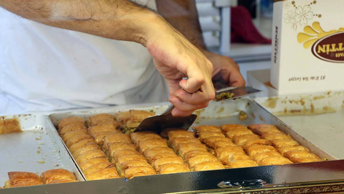 Eskişehir'de ucuz baklava kuyruğu