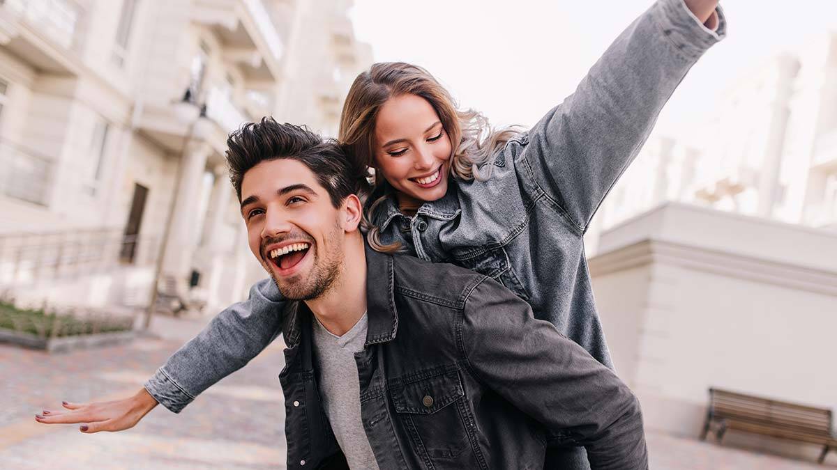 Sevmeyi bilmiyoruz nasıl sevmeliyiz?