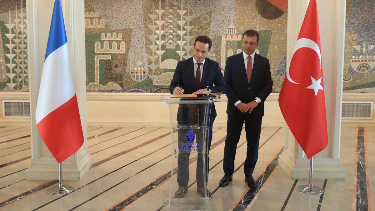 Fransa Devlet Bakanı İmamoğlu'nu makamında ziyaret etti