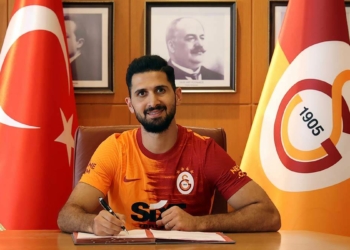 Galatasaray'da Emre Akbaba'nın sözleşmesi uzatıldı