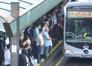 İstanbul'da yağmur yağdı; trafik yüzde 67'ye ulaştı