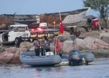 İzmir'de denizde erkek cesedi bulundu