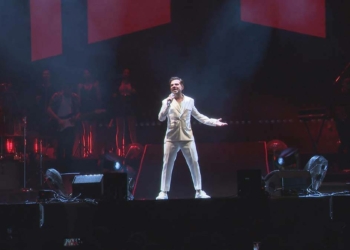 Kenan Doğulu Maslak'ta konser verdi